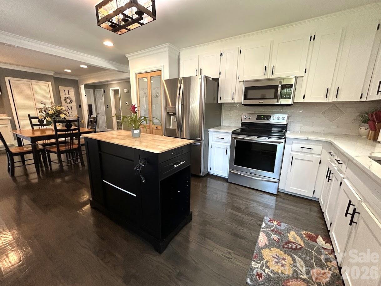 7113 Sterncrest Place Property Photo 11