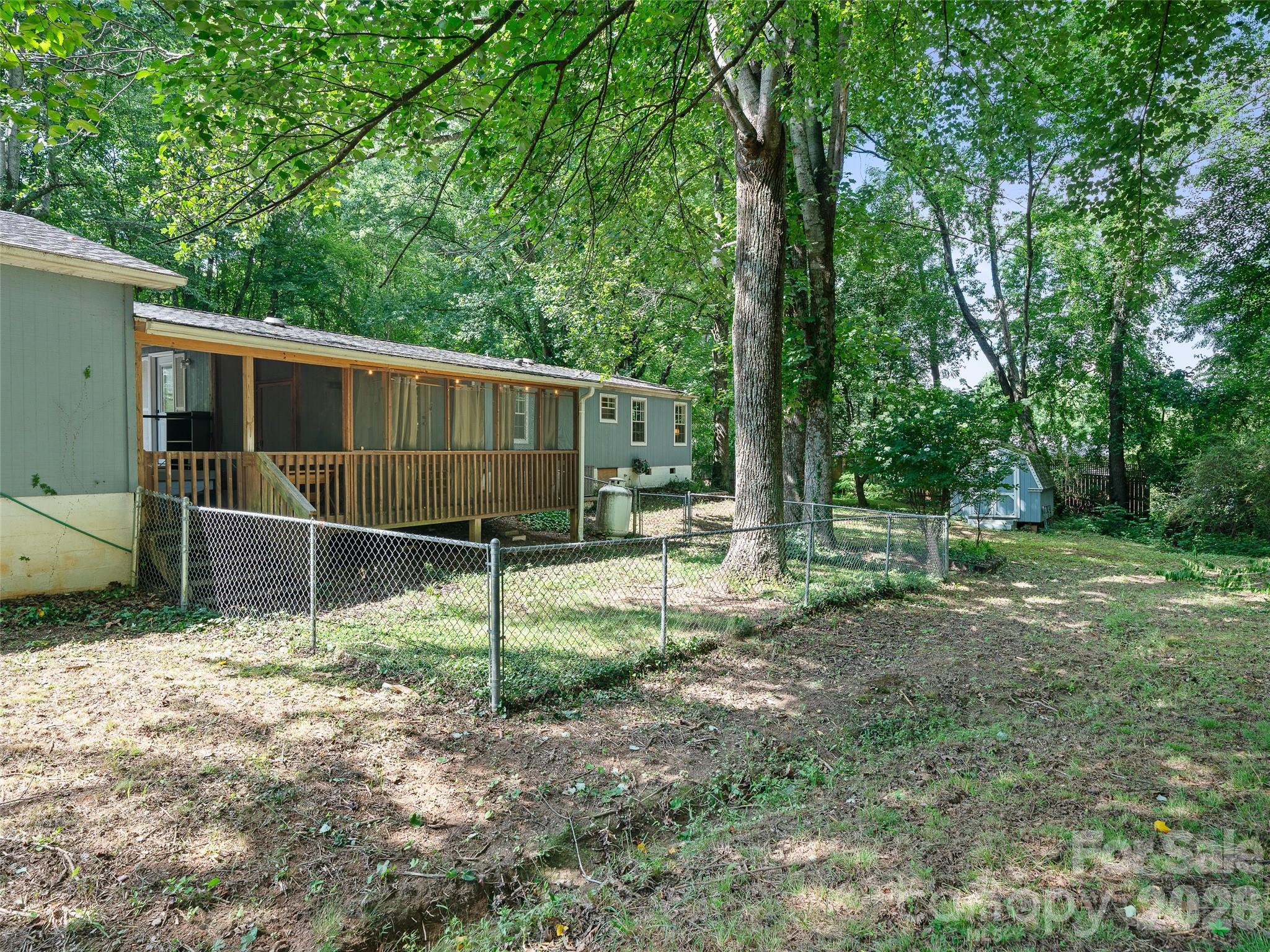 2 Lost Forest Drive Property Photo 22