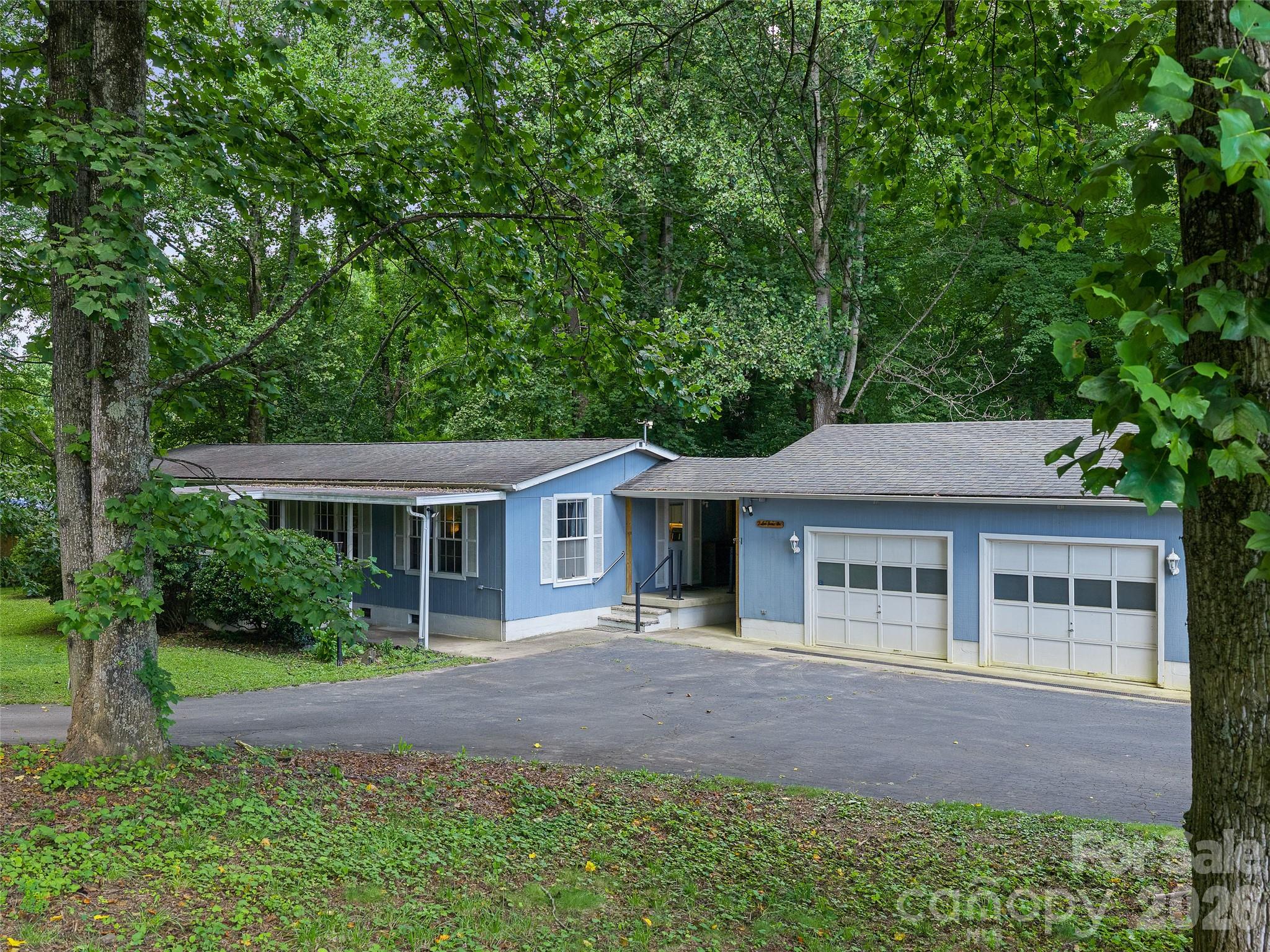 2 Lost Forest Drive Property Photo 24