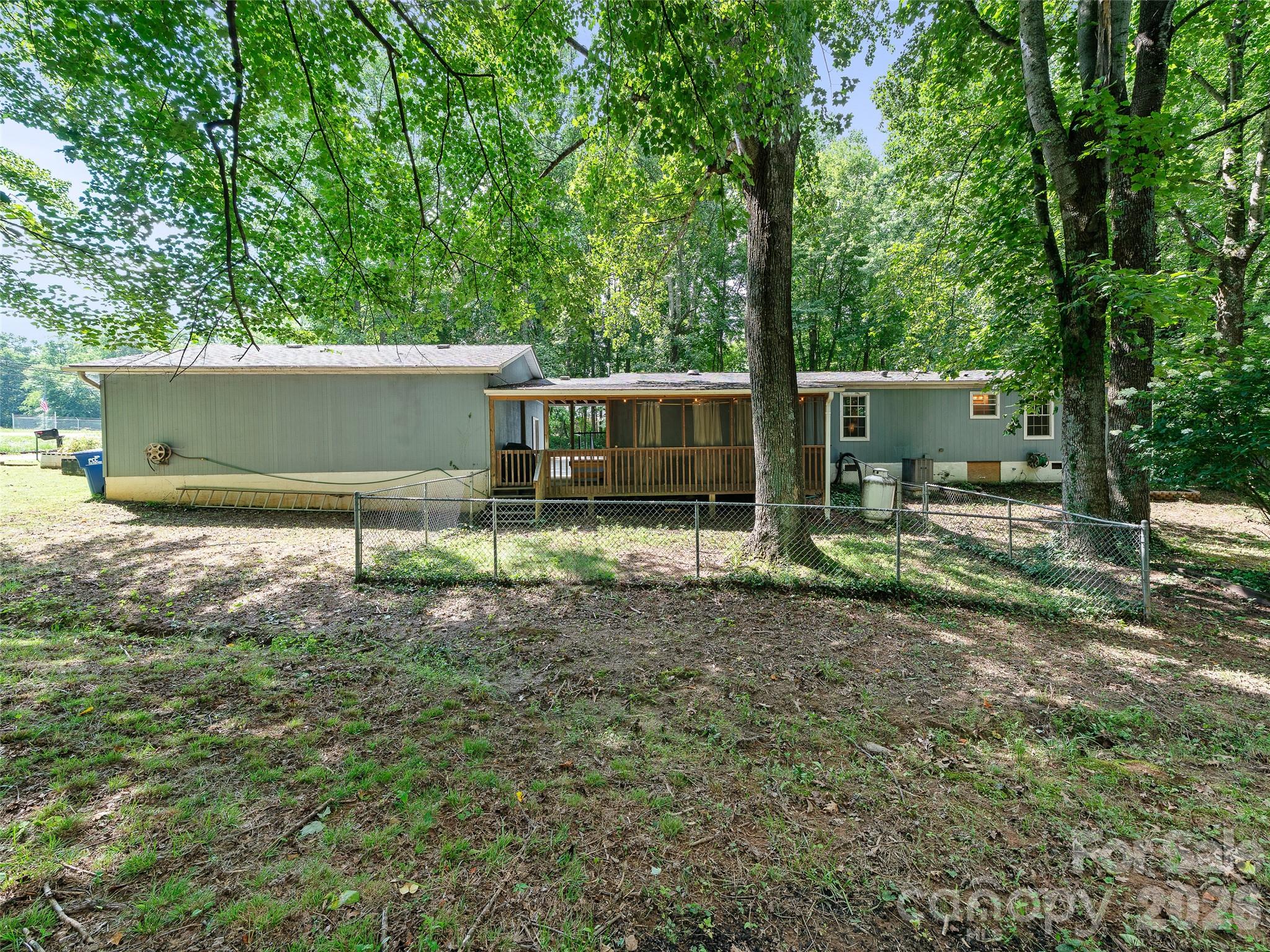 2 Lost Forest Drive Property Photo 27