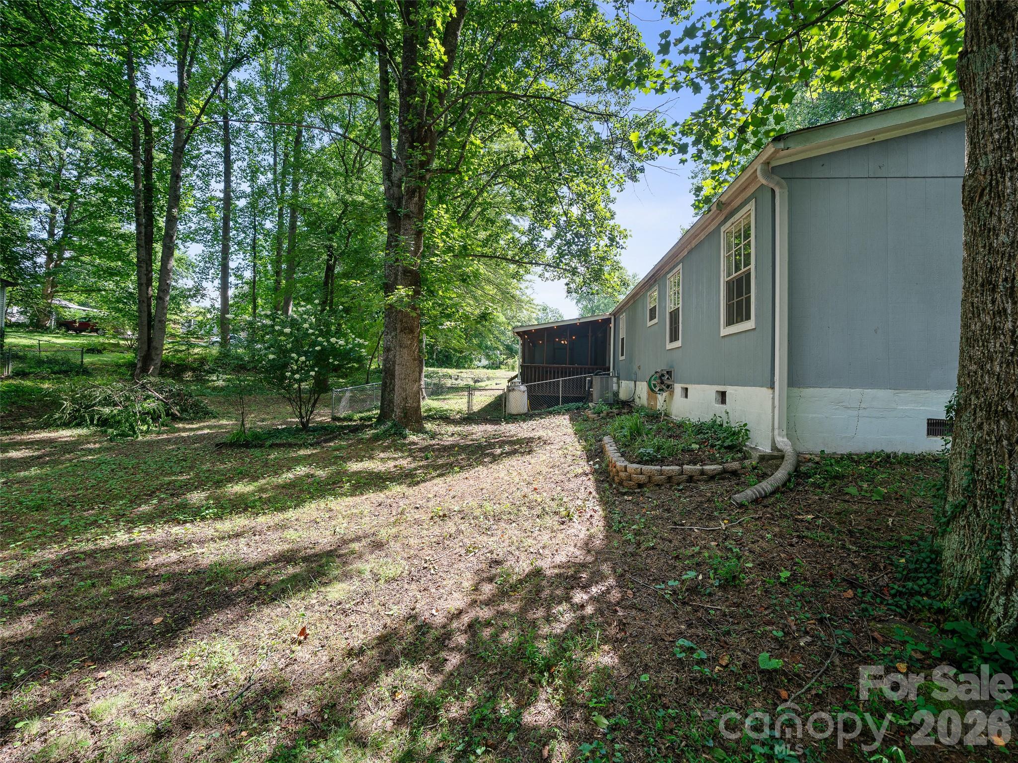 2 Lost Forest Drive Property Photo 28