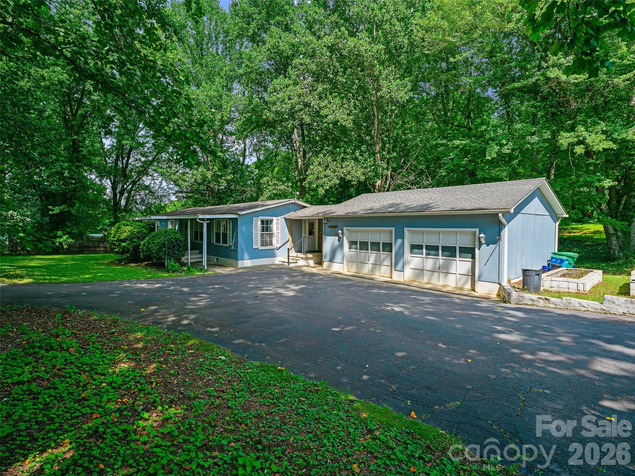2 Lost Forest Drive Property Photo 34