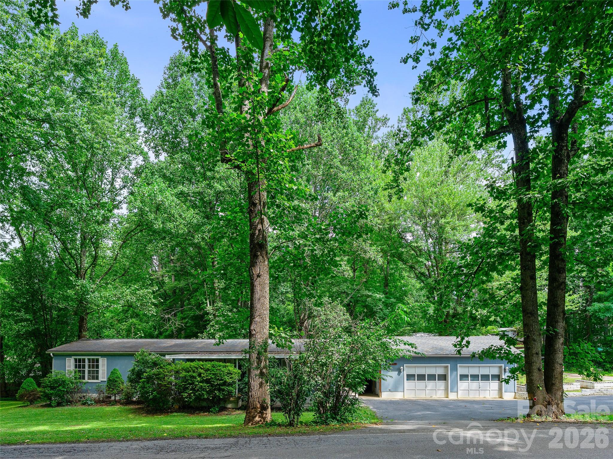2 Lost Forest Drive Property Photo 36