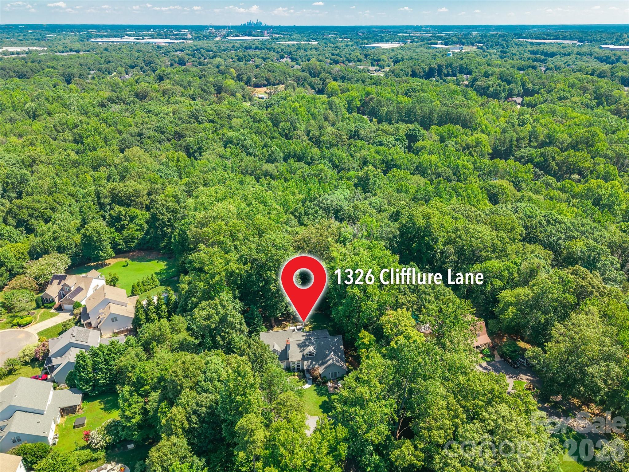 1326 Clifflure Lane Property Photo 4
