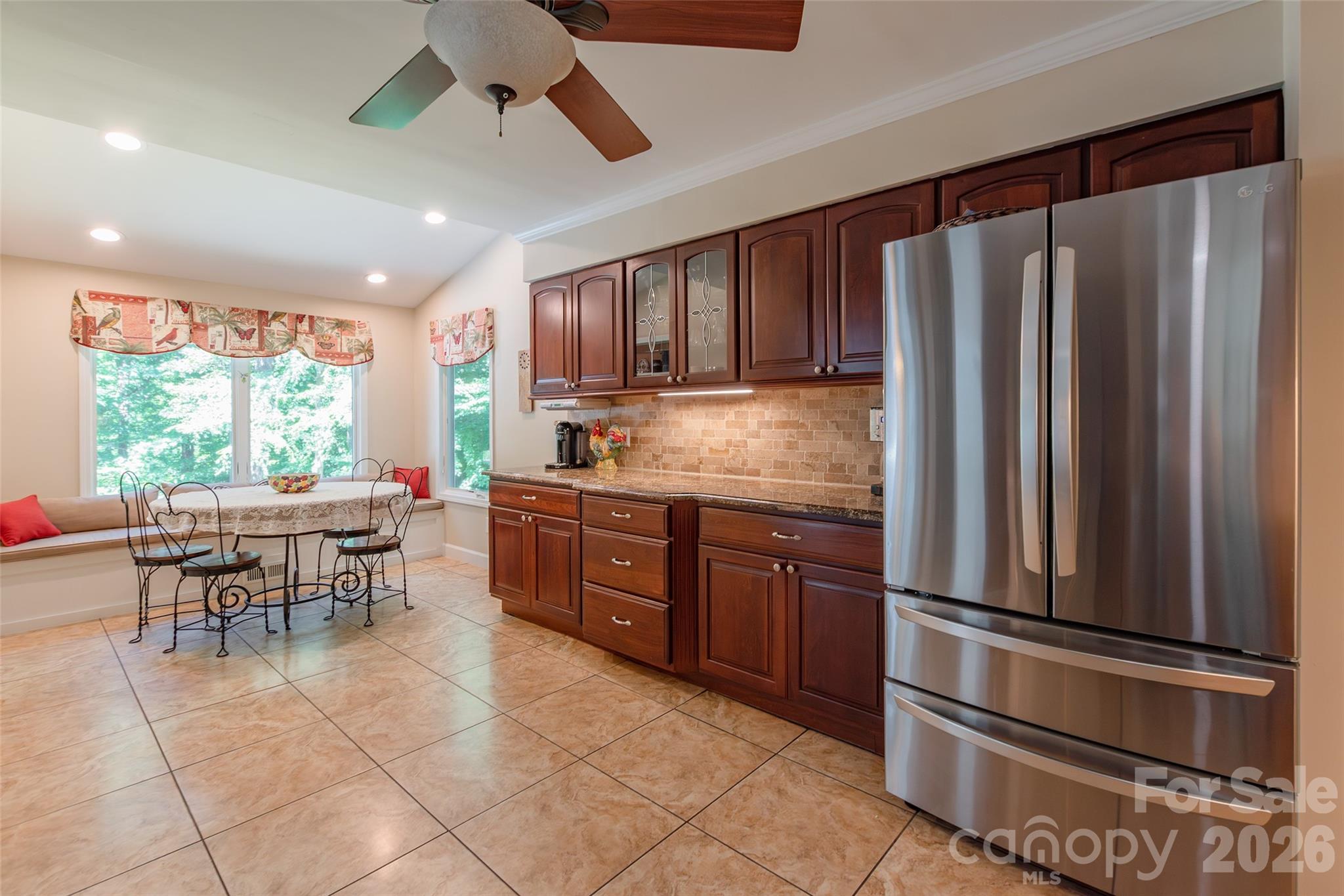 1326 Clifflure Lane Property Photo 11
