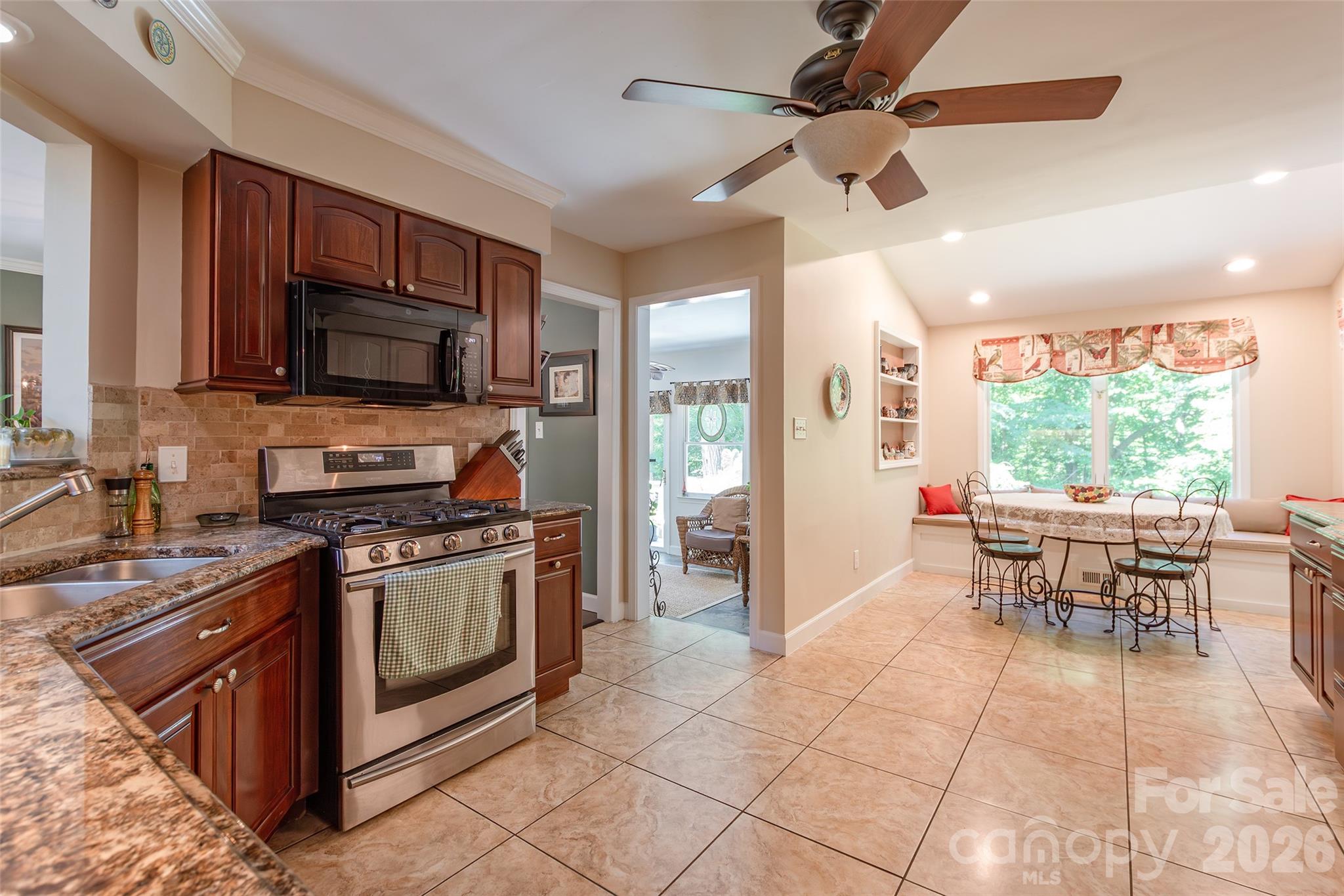 1326 Clifflure Lane Property Photo 12
