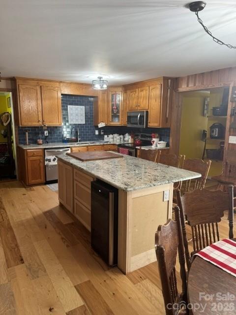 213 E 3rd Street Property Photo 6