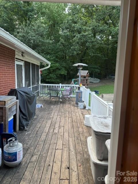 213 E 3rd Street Property Photo 18