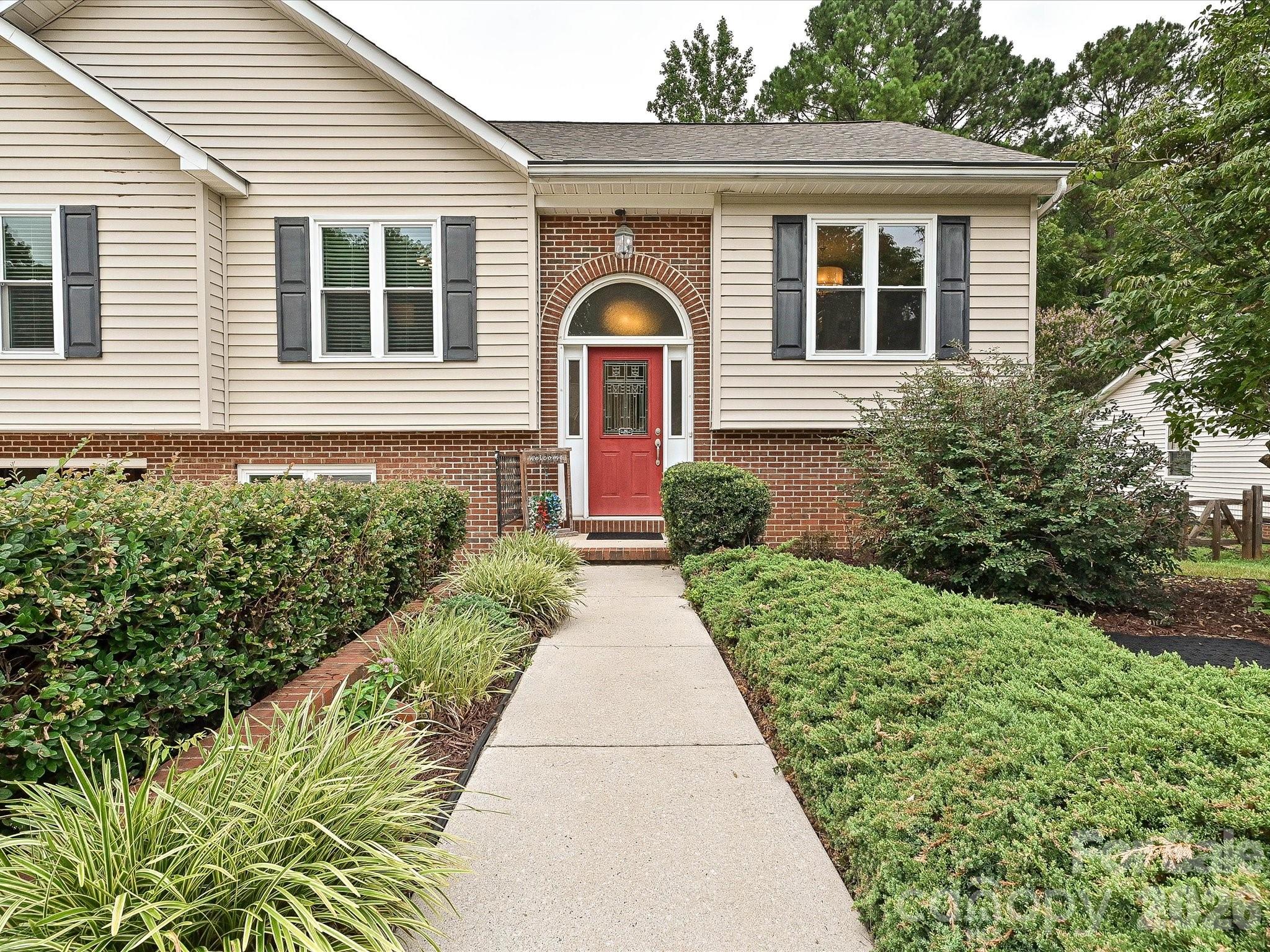4402365 Property Photo 2