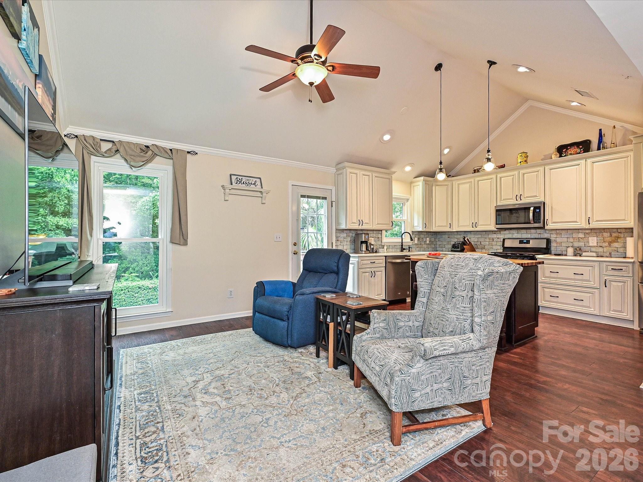 4402365 Property Photo 4