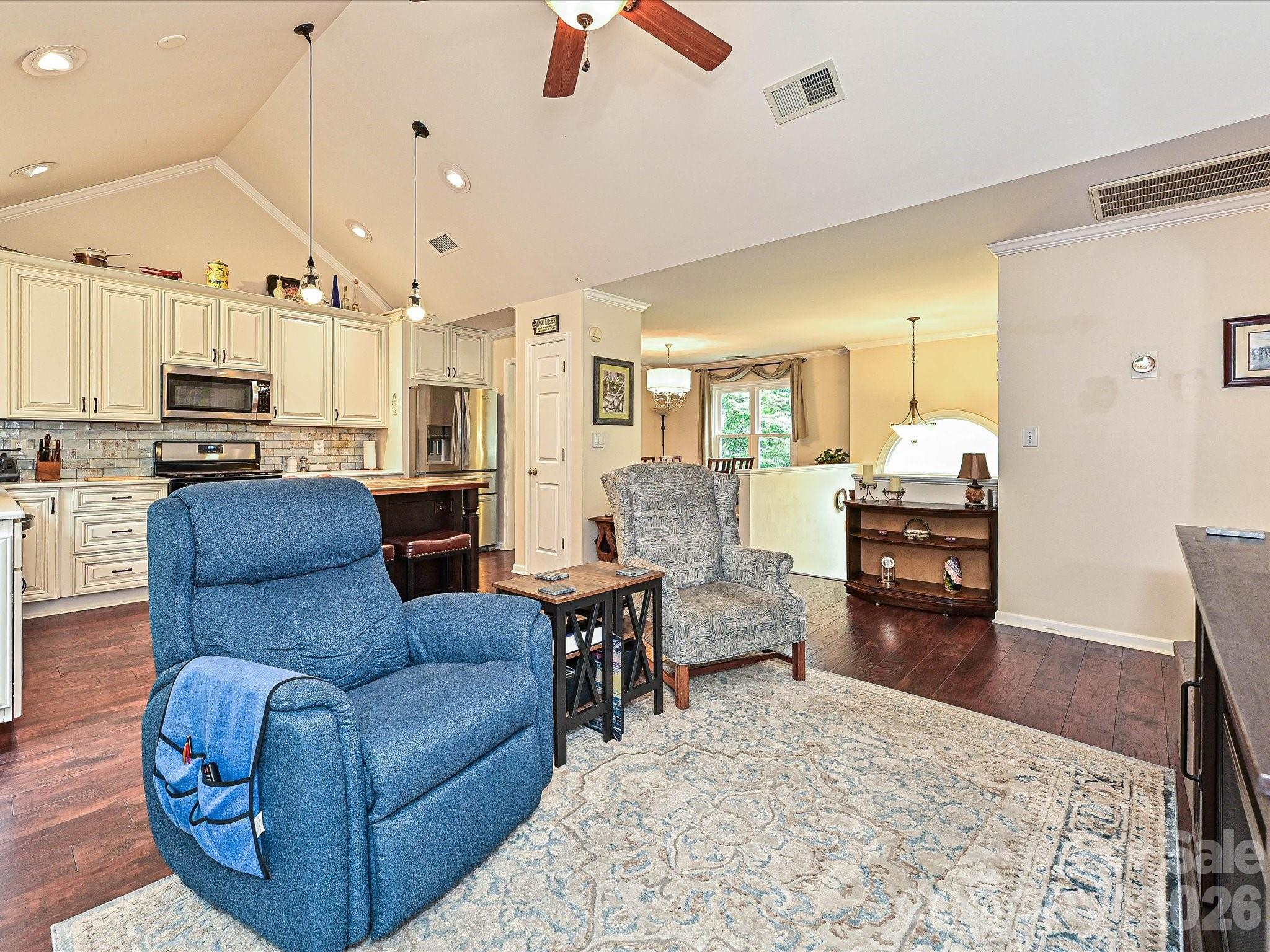 4402365 Property Photo 5