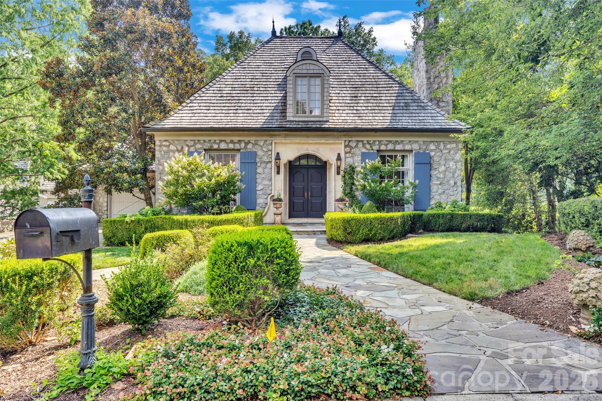2214 La Maison Drive Property Photo 1