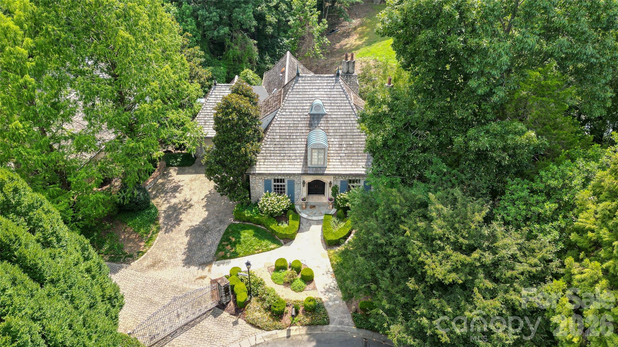 2214 La Maison Drive