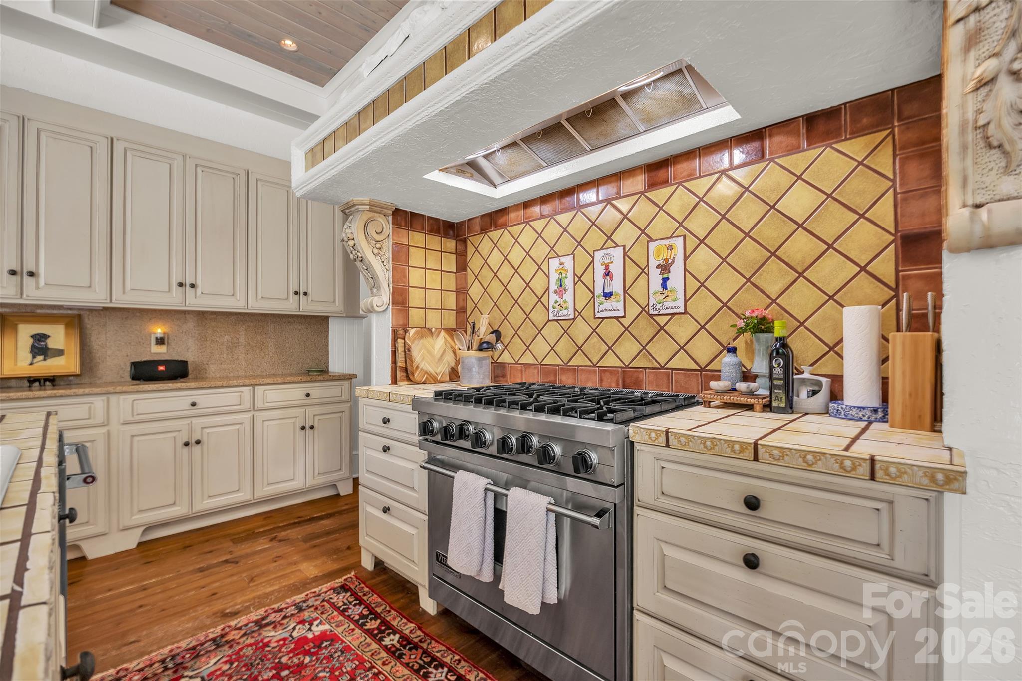 2214 La Maison Drive Property Photo 14