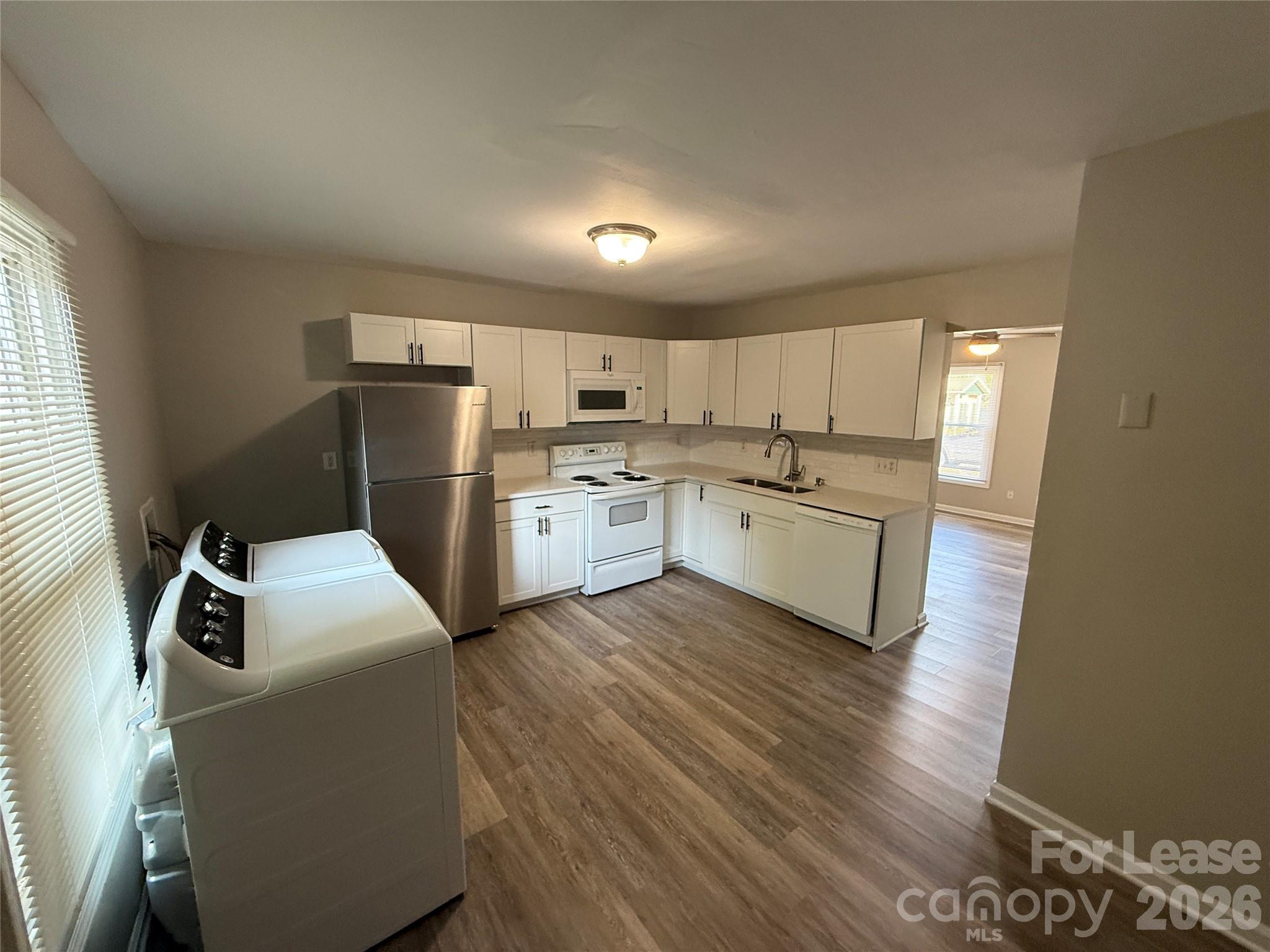 310 W Catawba Avenue 4 Property Photo 4