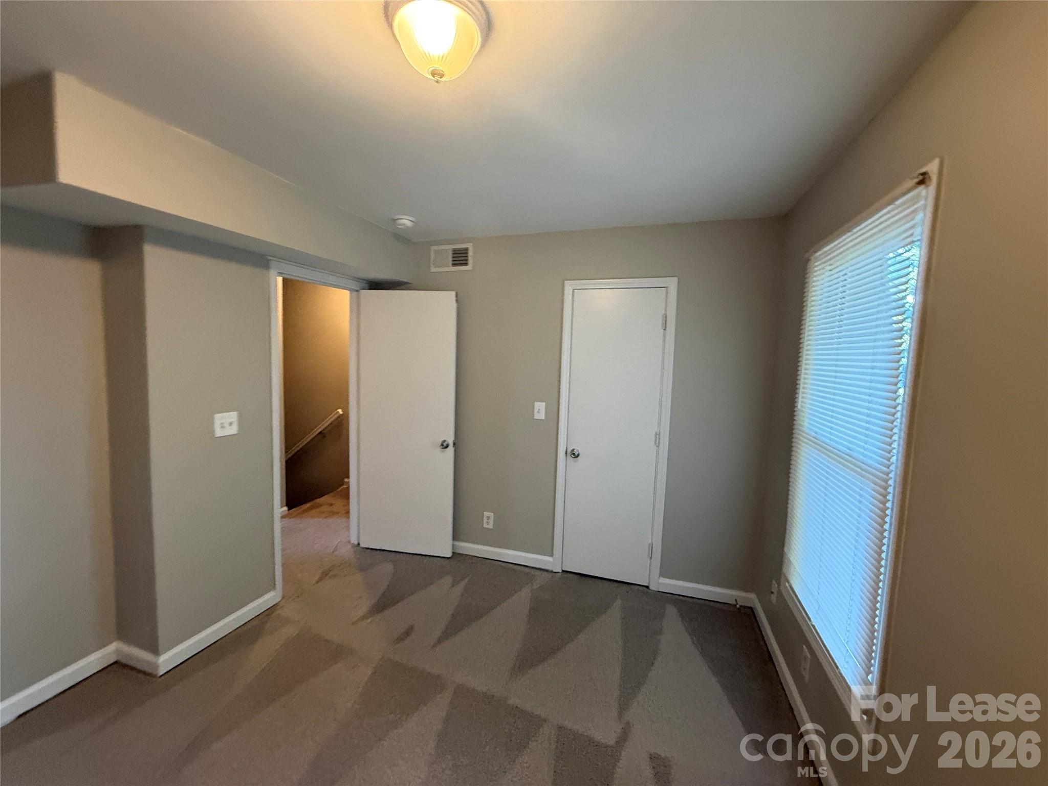 310 W Catawba Avenue 4 Property Photo 8