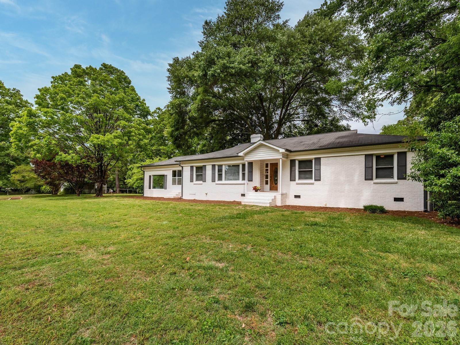 1301 N Sharon Amity Road Property Photo 9
