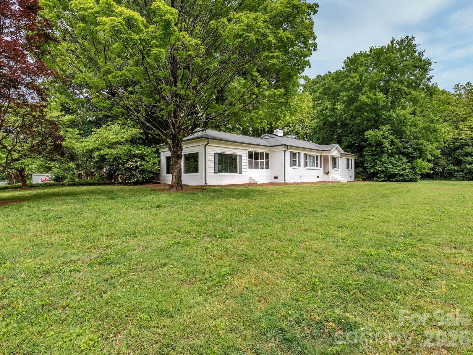 1301 N Sharon Amity Road Property Photo 10
