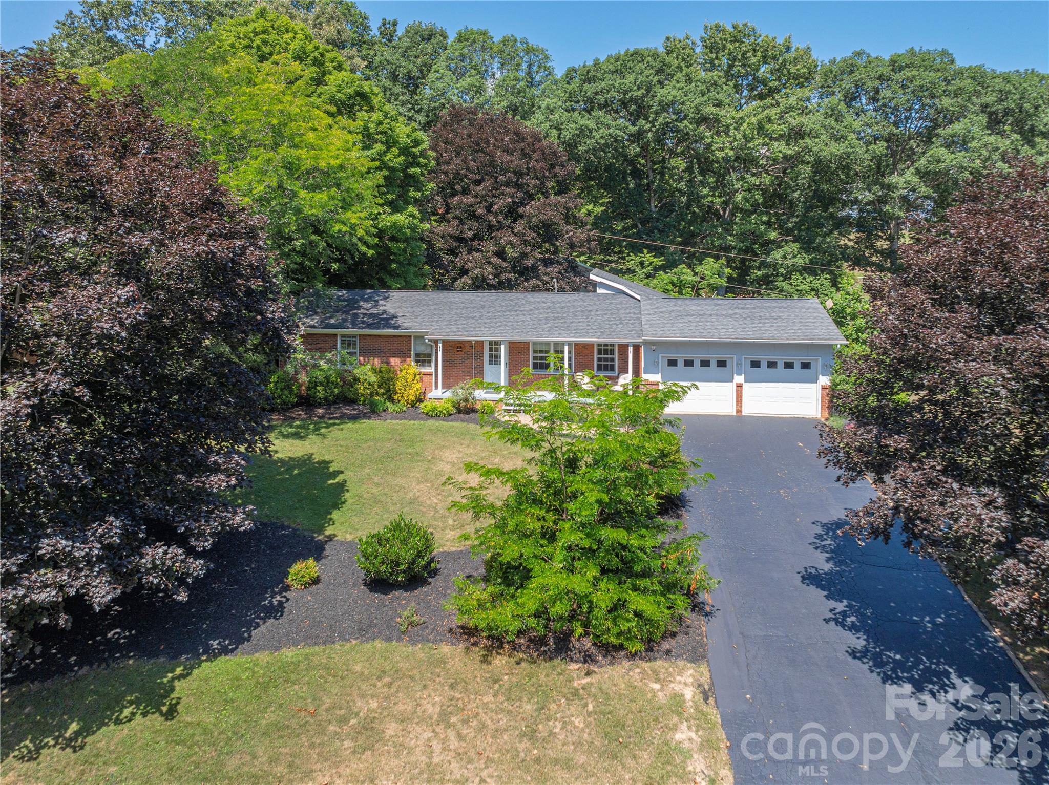 258 Camelot Drive Property Photo 1