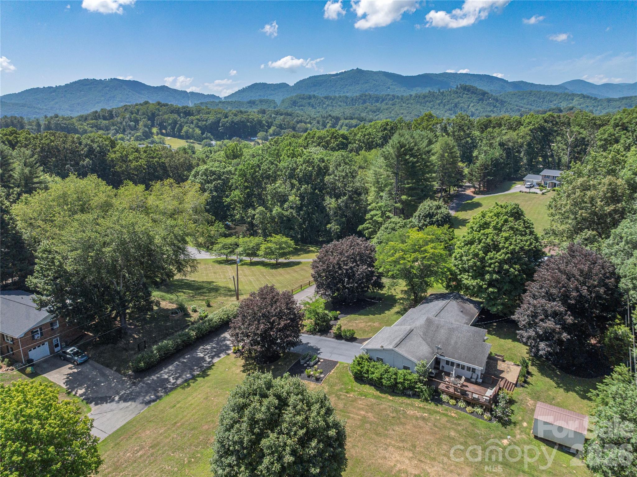 258 Camelot Drive Property Photo 2