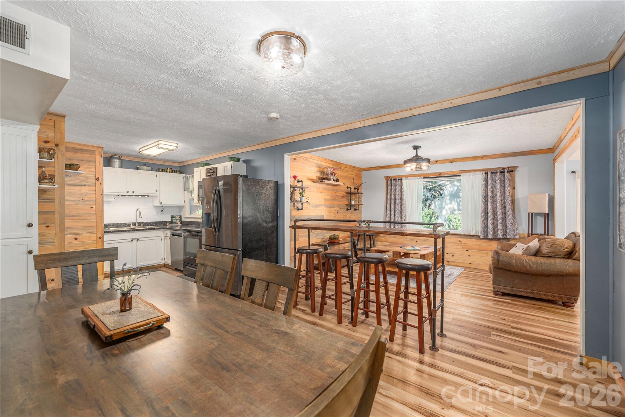 258 Camelot Drive Property Photo 4