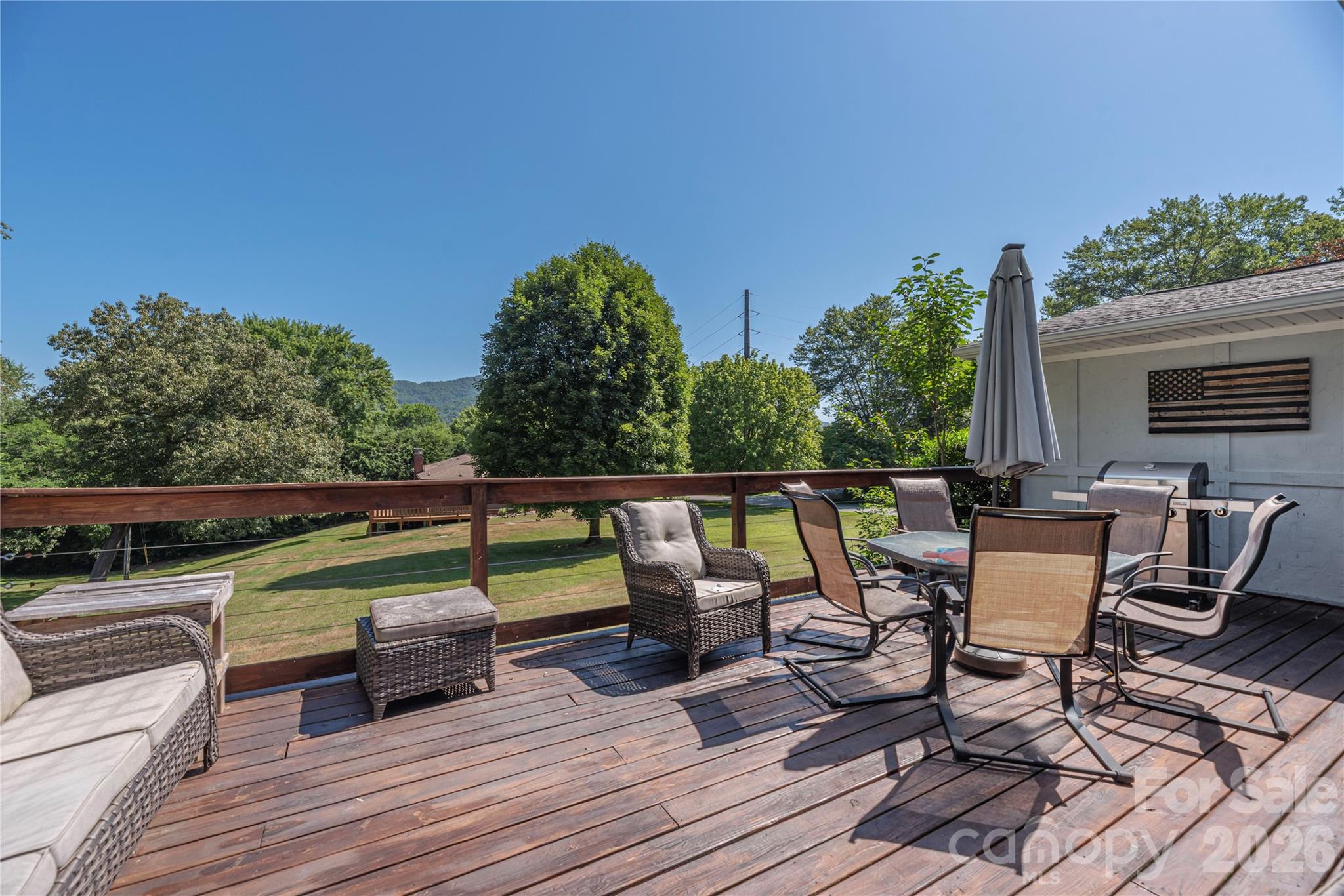 258 Camelot Drive Property Photo 6