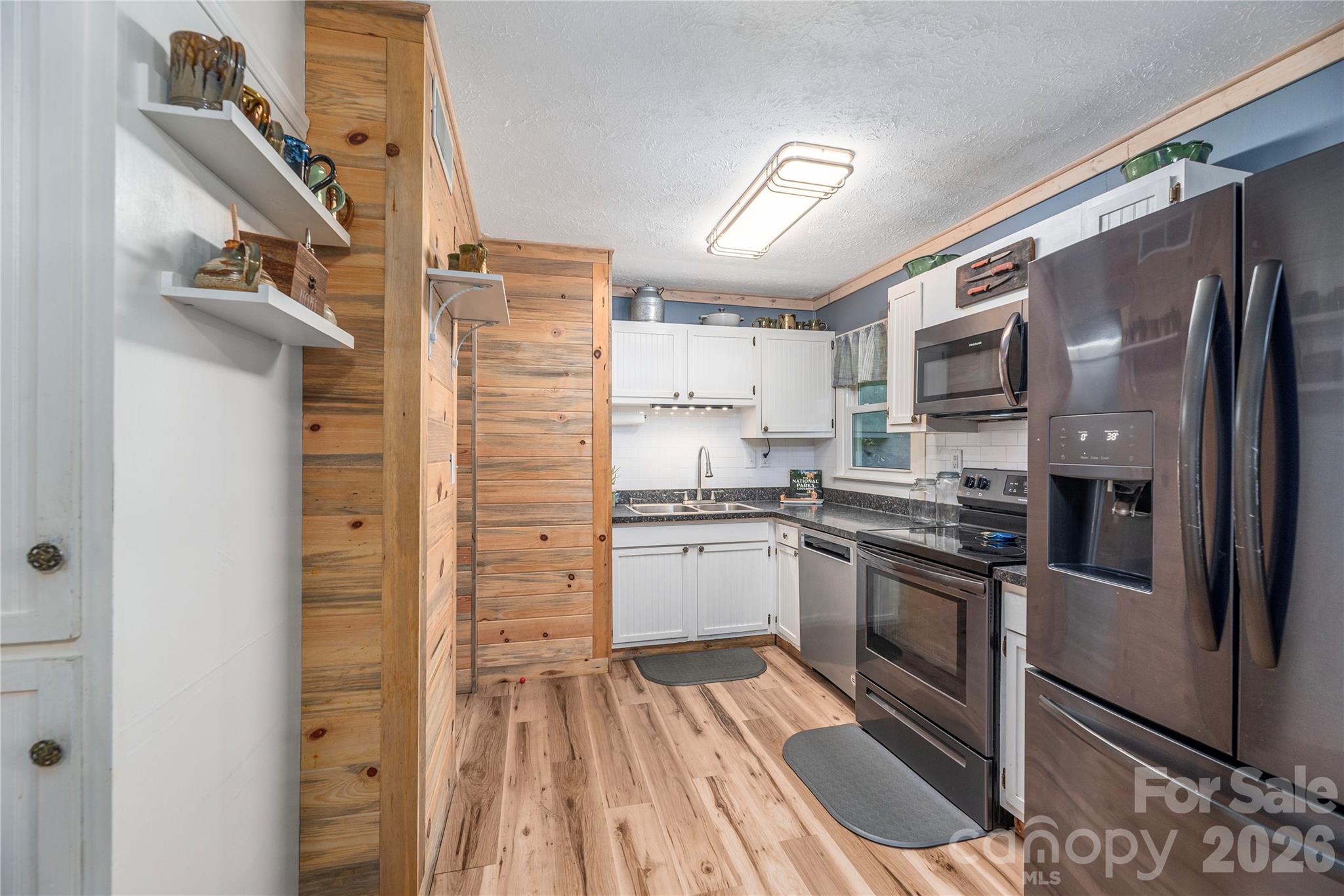 258 Camelot Drive Property Photo 8