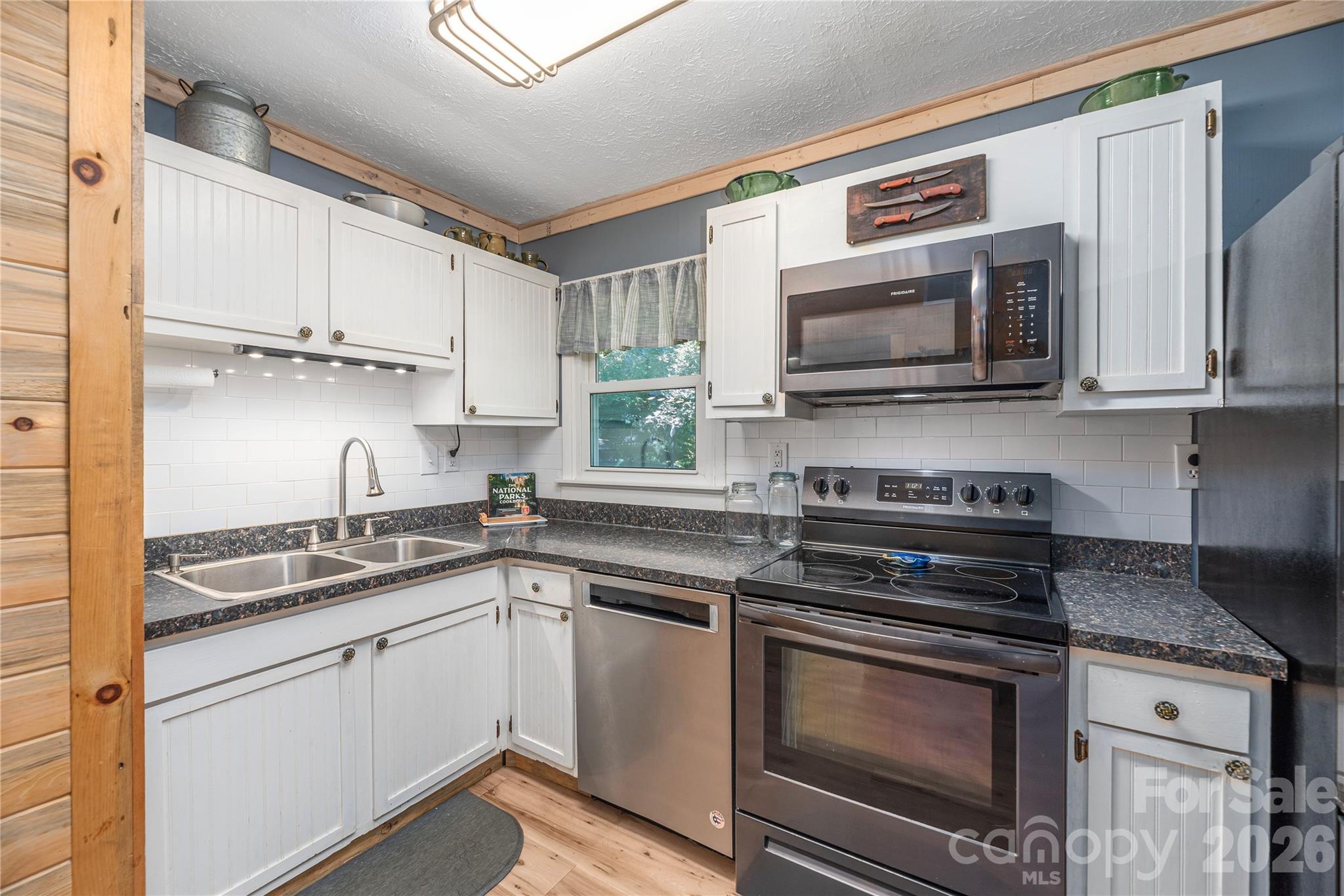 258 Camelot Drive Property Photo 16