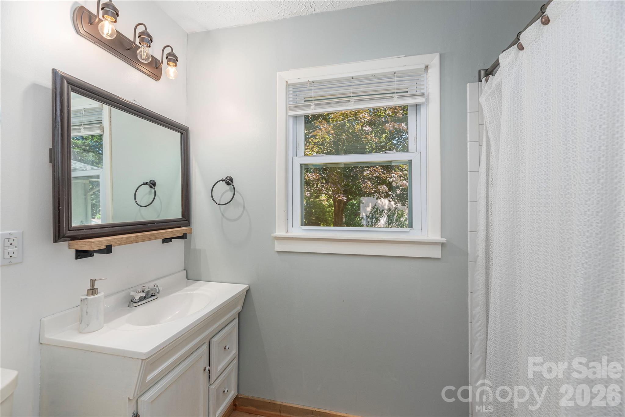 258 Camelot Drive Property Photo 21