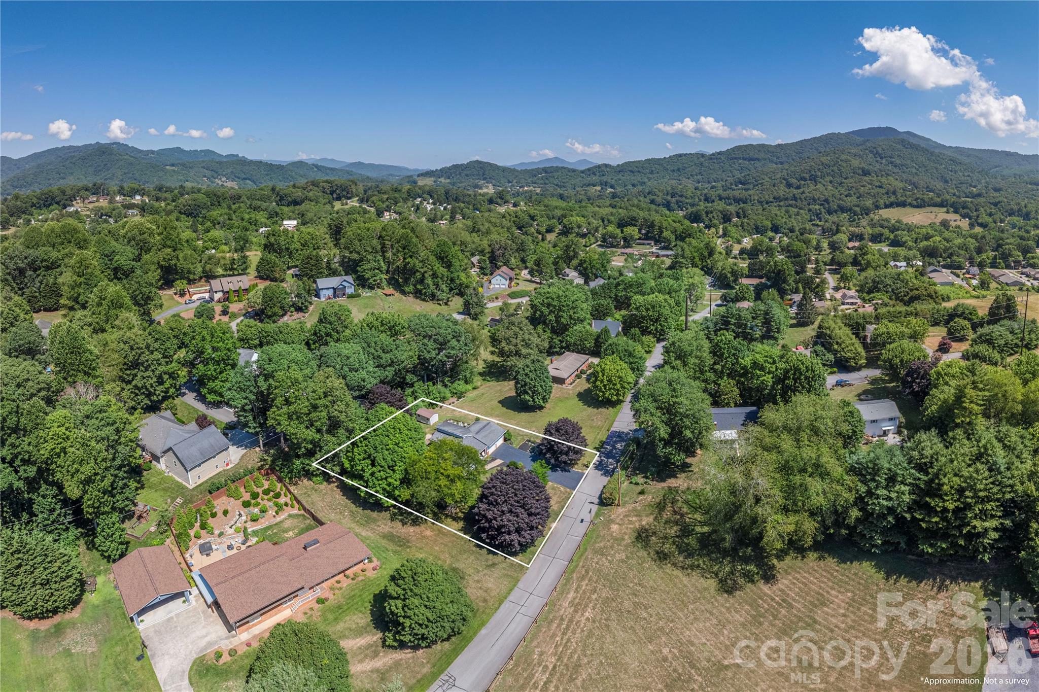 258 Camelot Drive Property Photo 28