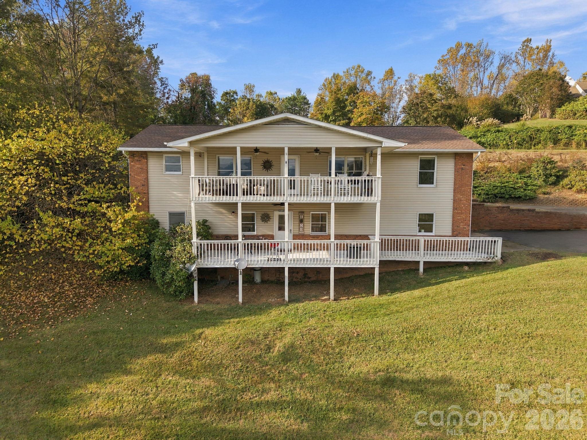 441 Country Drive Property Photo 6
