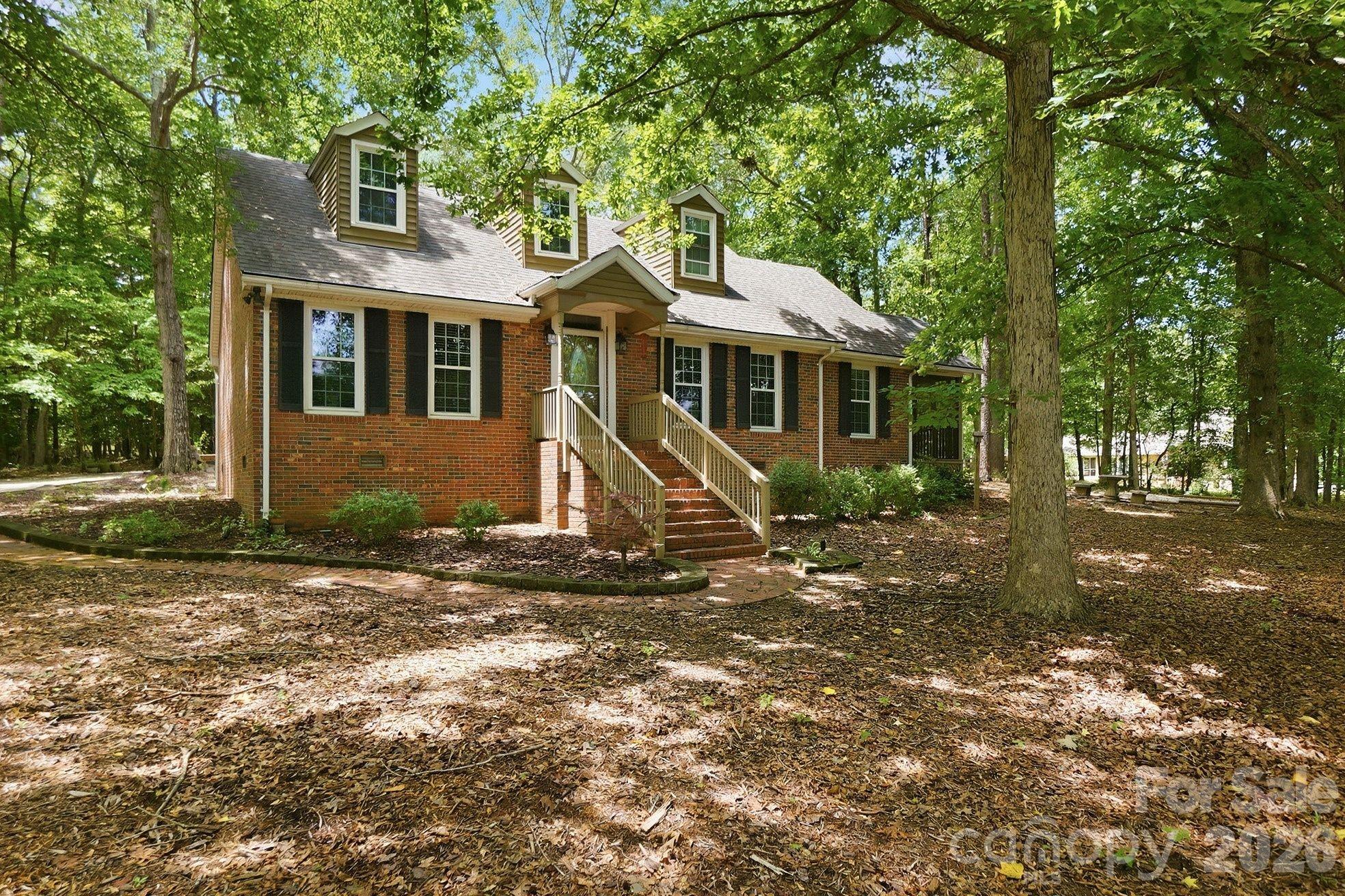 9475 Man O War Road Property Photo 1