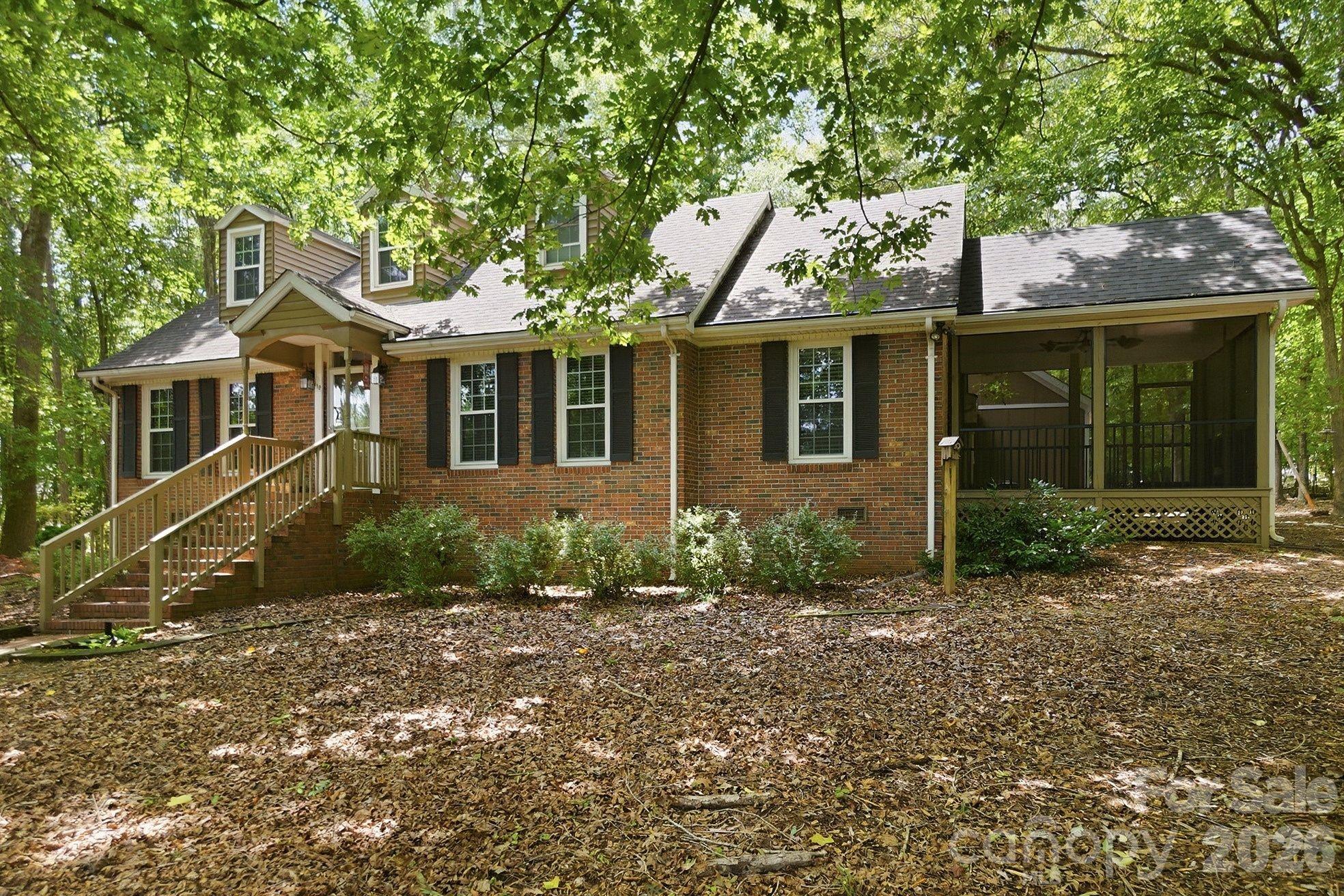 9475 Man O War Road Property Photo 2