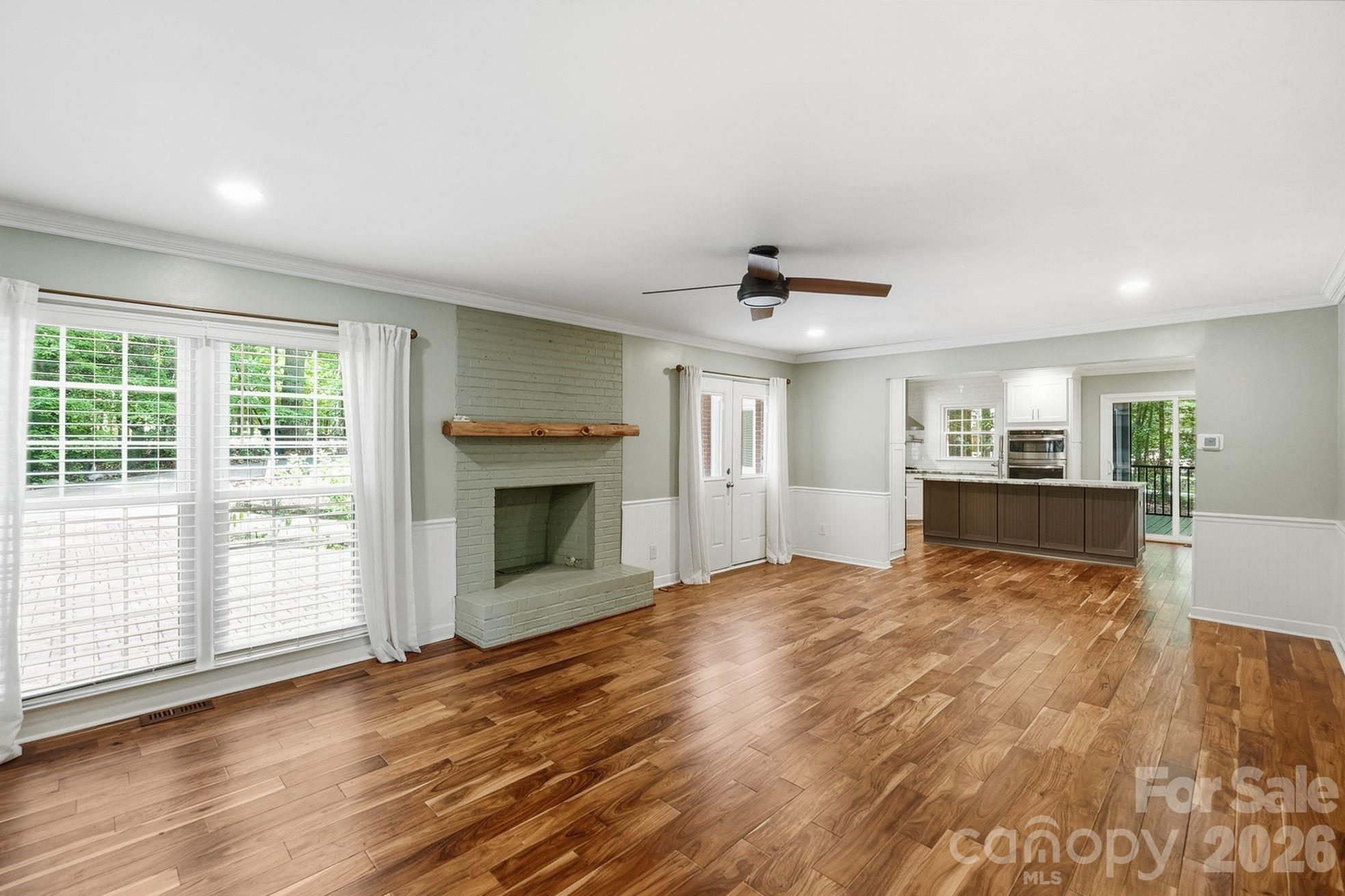 9475 Man O War Road Property Photo 8