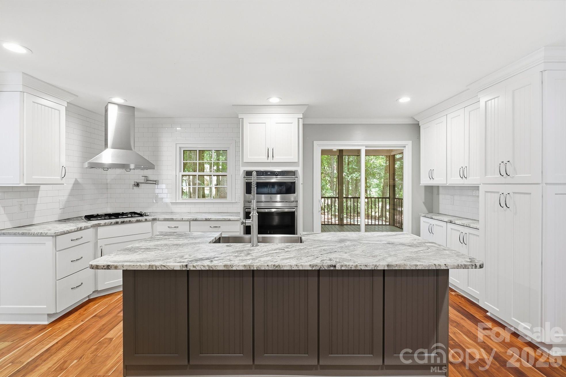 9475 Man O War Road Property Photo 9