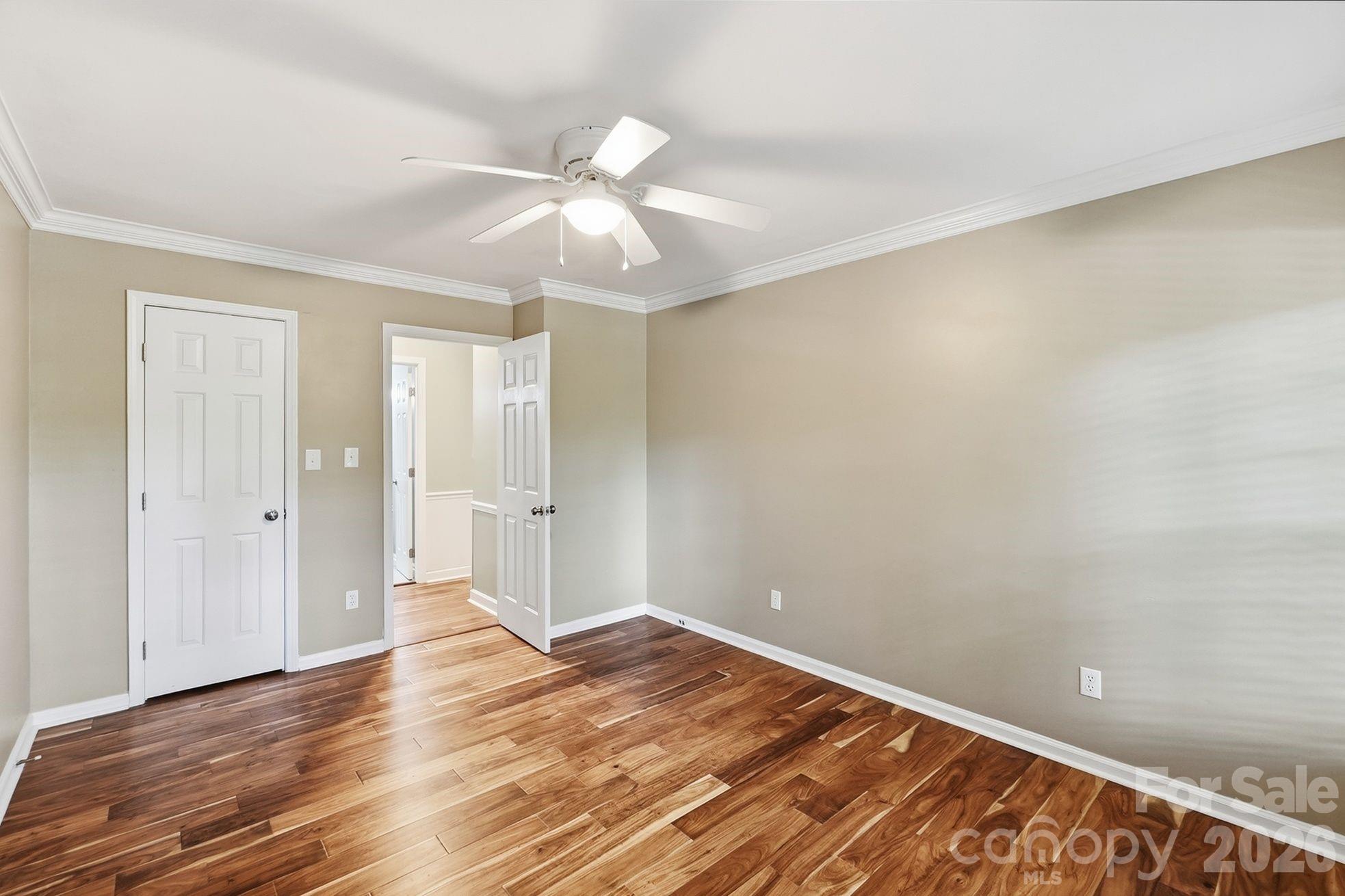 9475 Man O War Road Property Photo 17