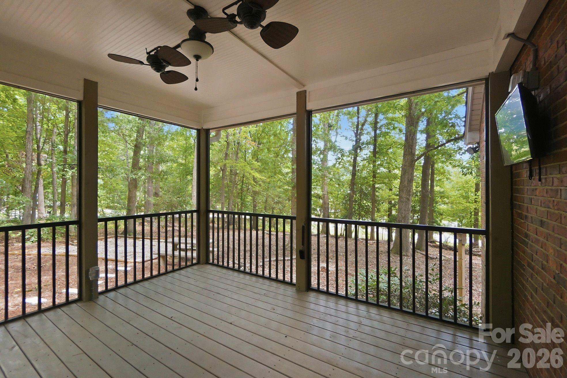 9475 Man O War Road Property Photo 24