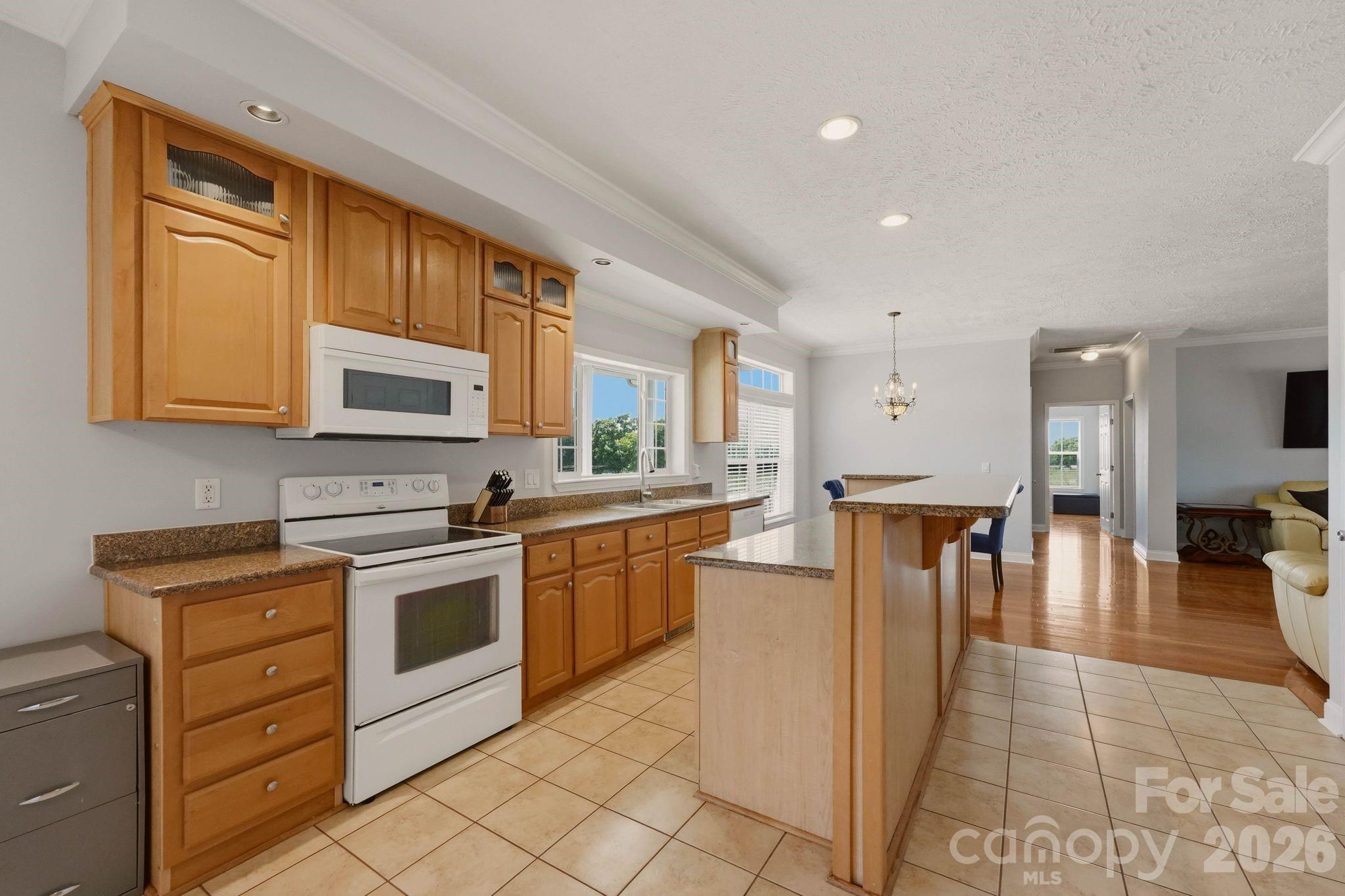6795 Jones Road Property Photo 4