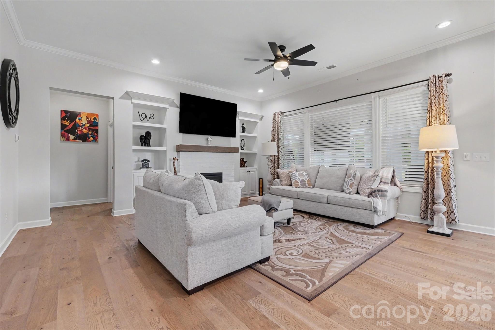 3826 Dahlia Drive Property Photo 4