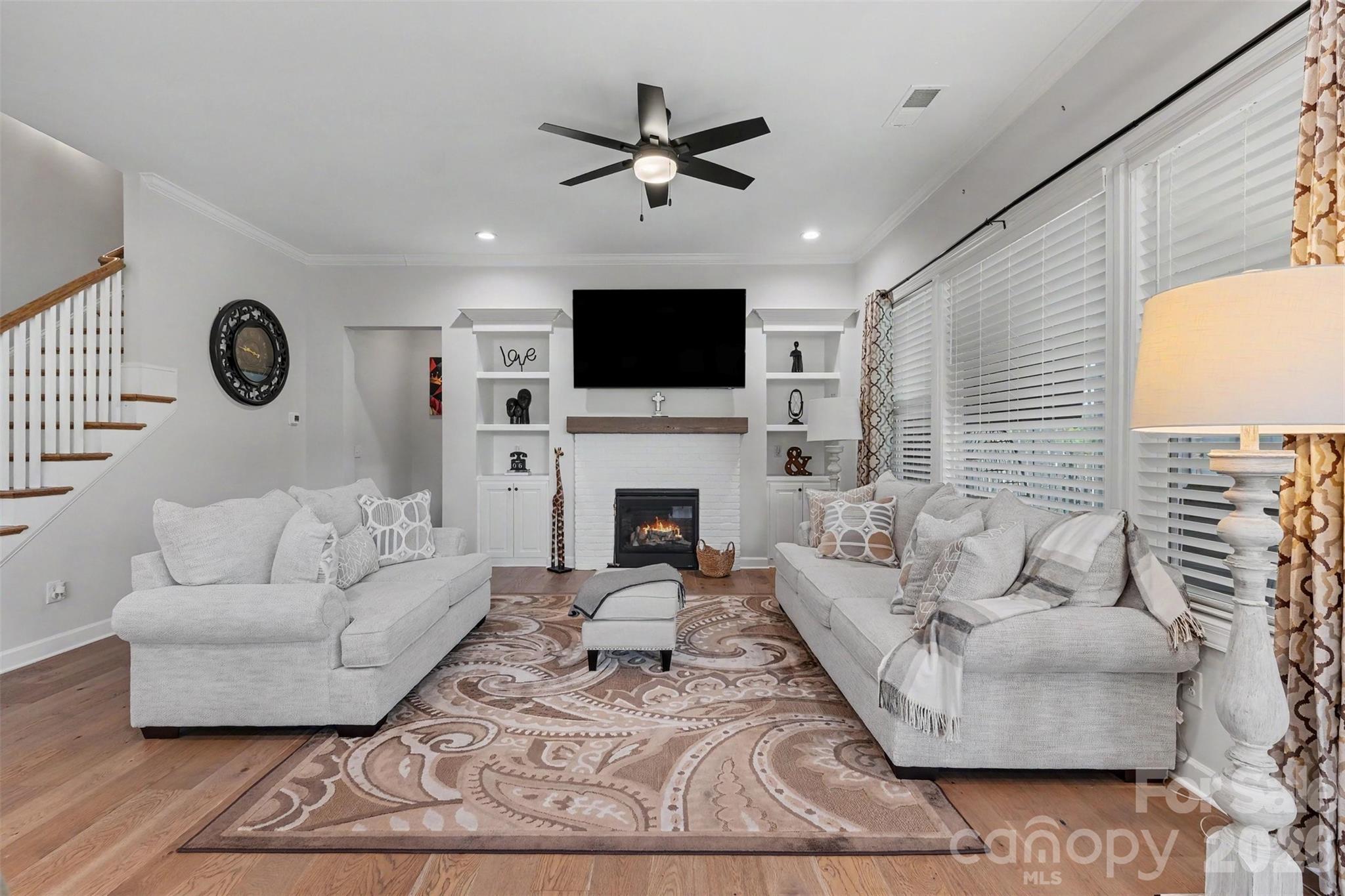 3826 Dahlia Drive Property Photo 5