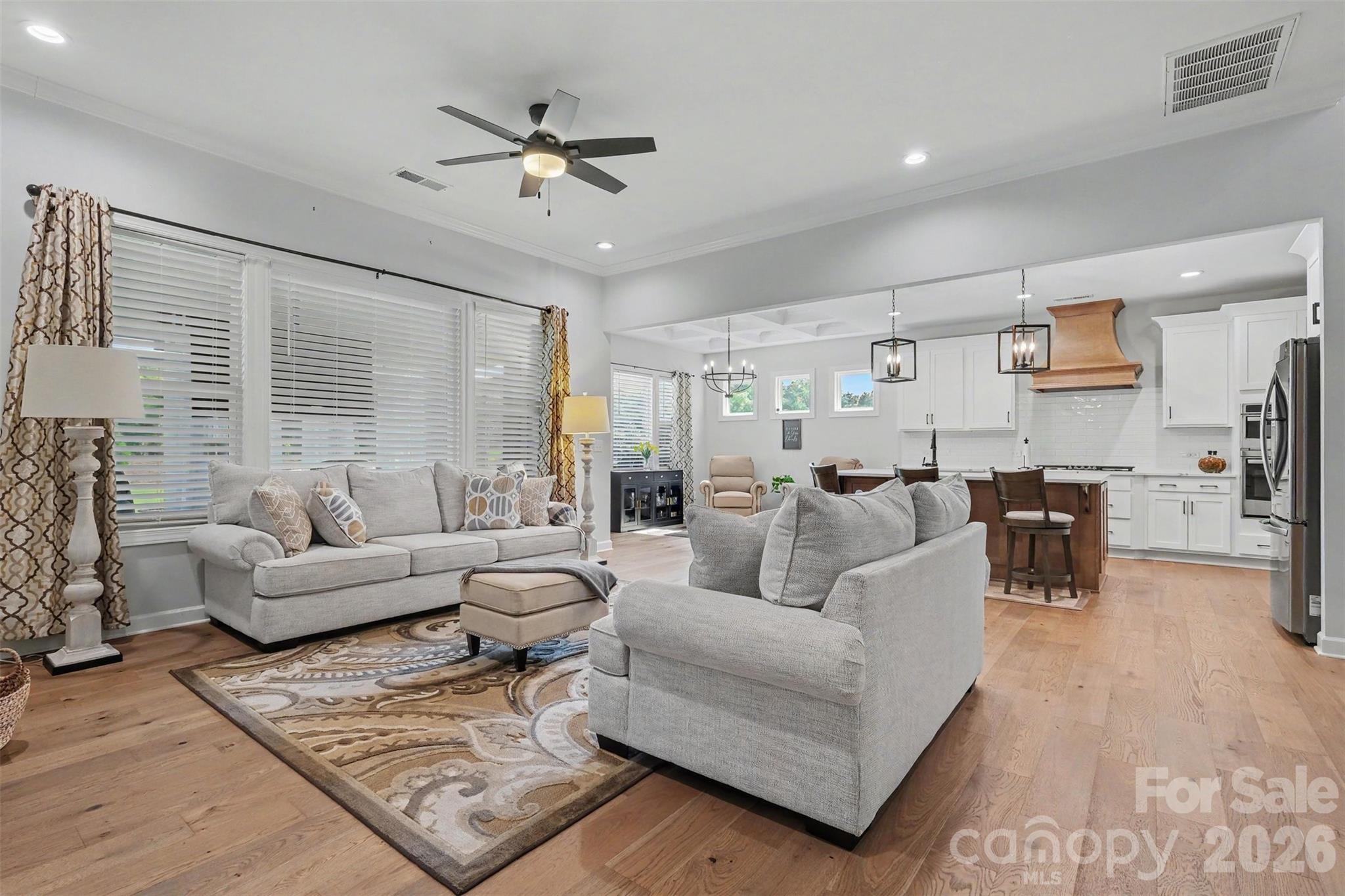 3826 Dahlia Drive Property Photo 6