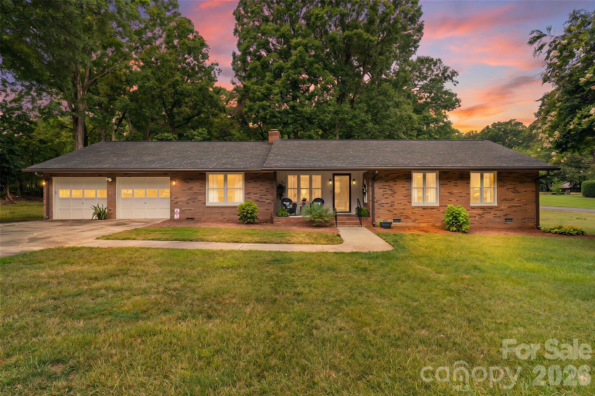 400 S Westover Drive Property Photo 1