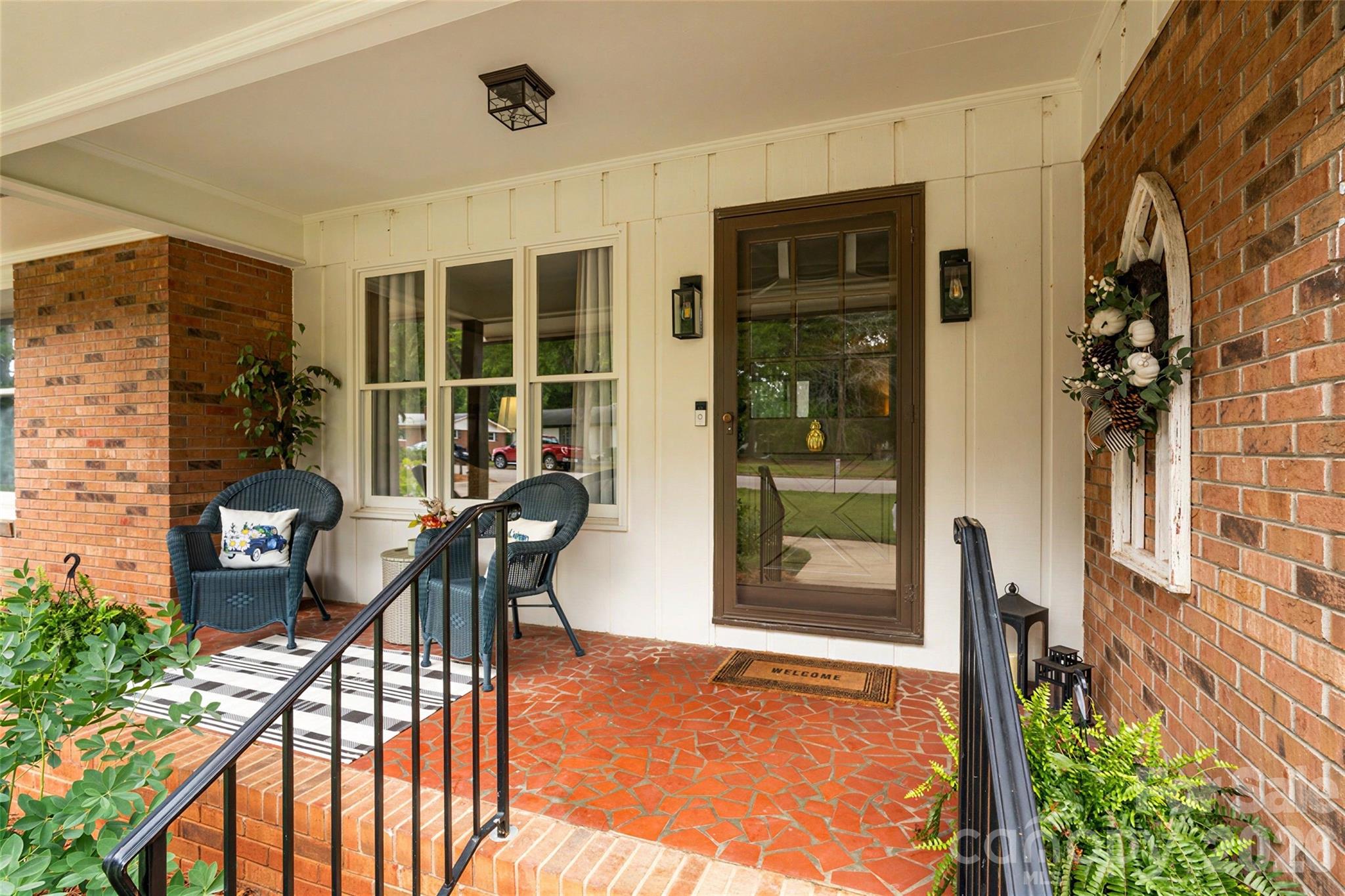 400 S Westover Drive Property Photo 4