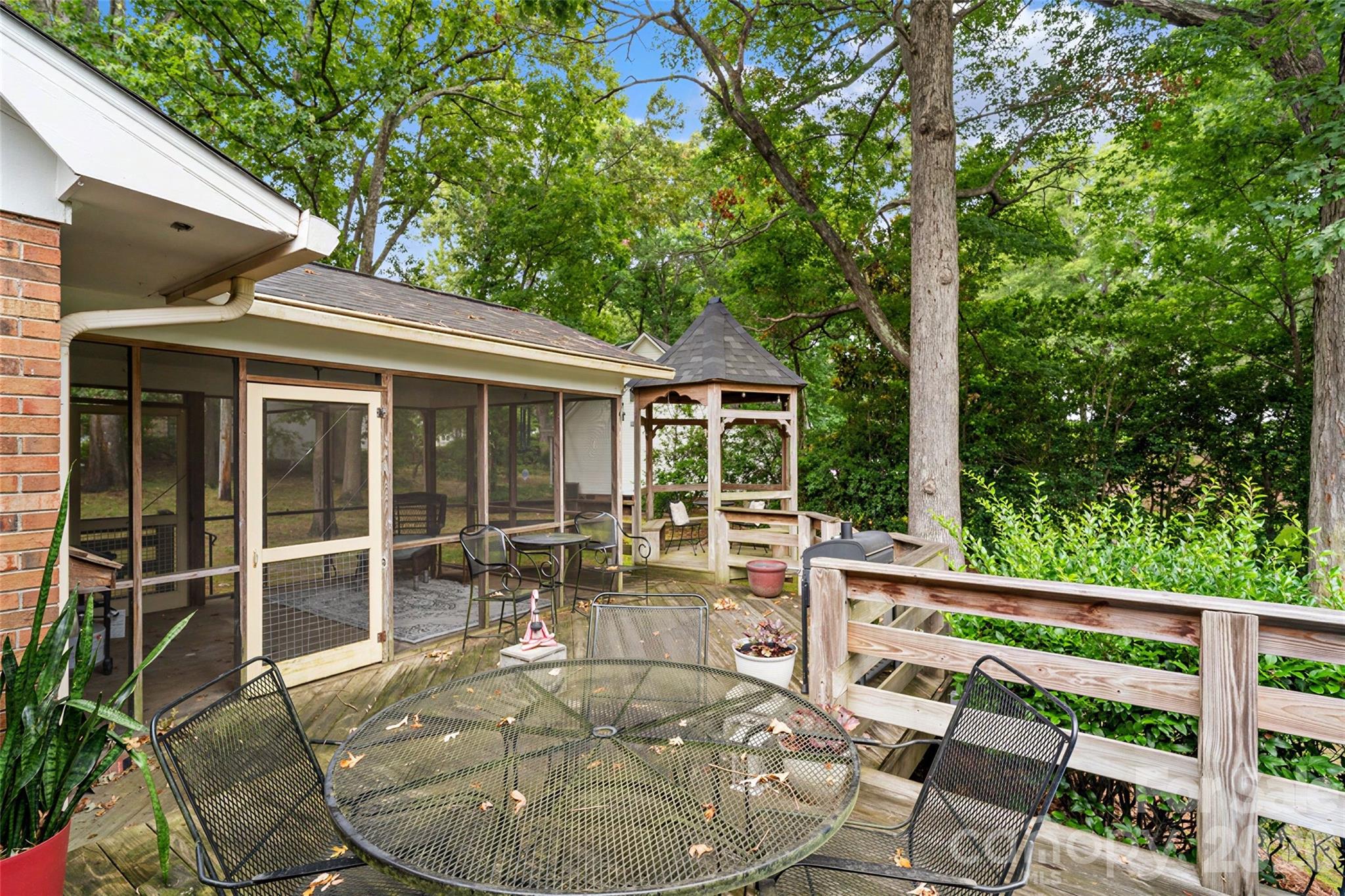 400 S Westover Drive Property Photo 31