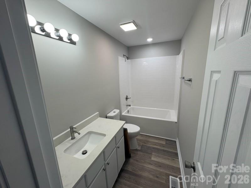 514 Gardner Street Property Photo 28
