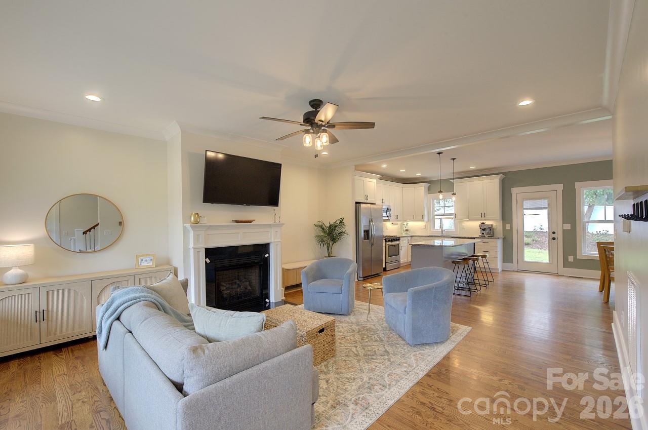 306 Clay Street Property Photo 7