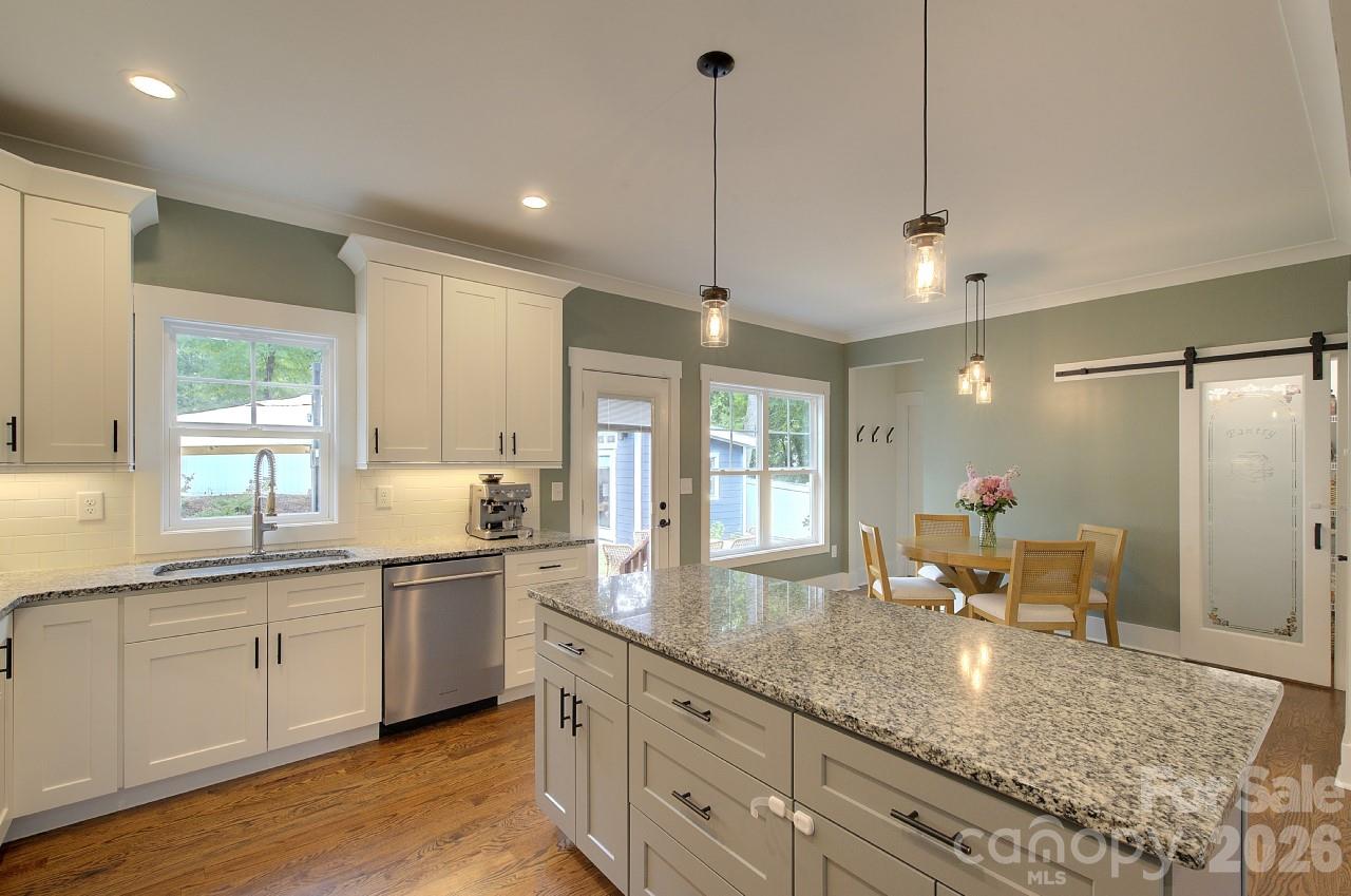 306 Clay Street Property Photo 12