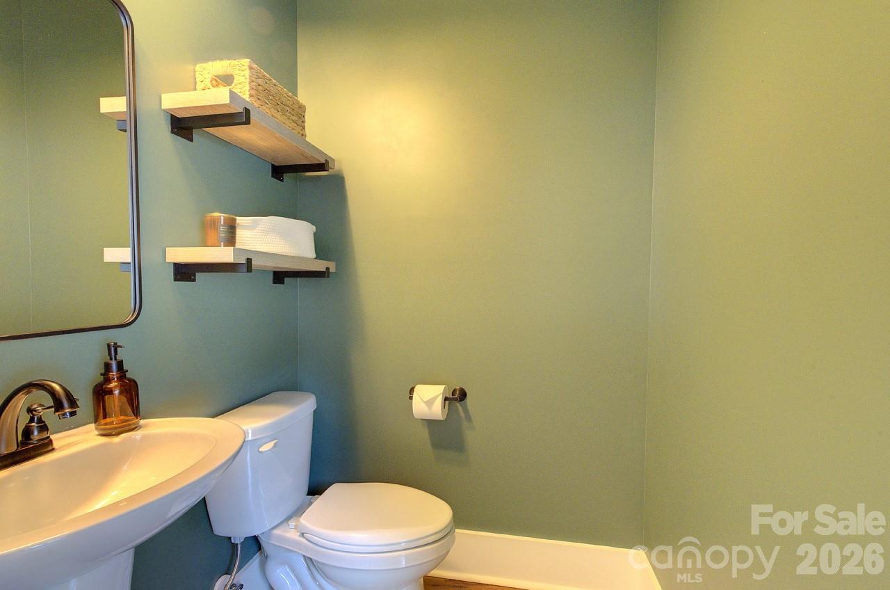 306 Clay Street Property Photo 18