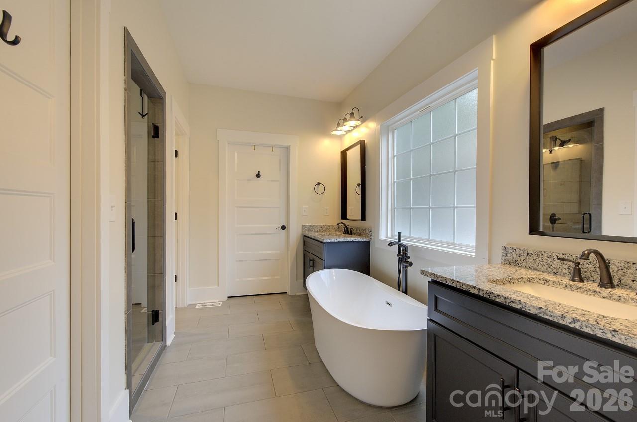 306 Clay Street Property Photo 22