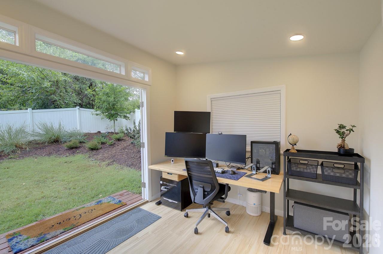 306 Clay Street Property Photo 38